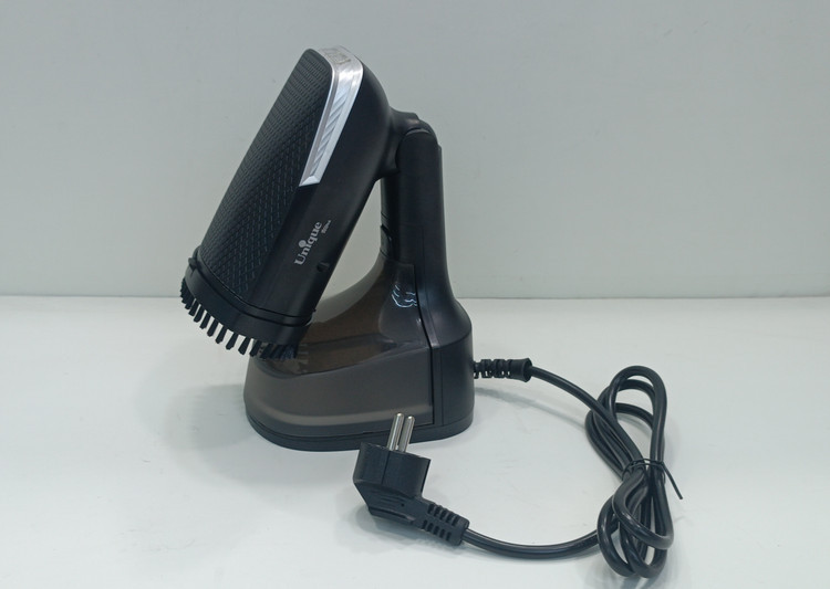 اتو بخارگر یونیک مدل UA-1001 ظرفیت ۰.۳ لیتر